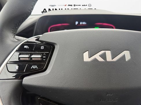 Certified 2025 Kia Niro EX Touring image 25