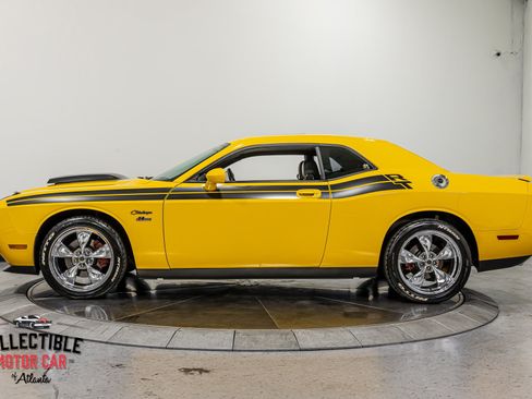 Used 2010 Dodge Challenger R/T RWD image 10