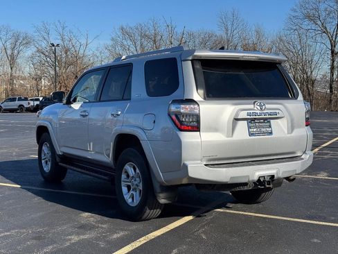 Used 2017 Toyota 4Runner SR5 image 6