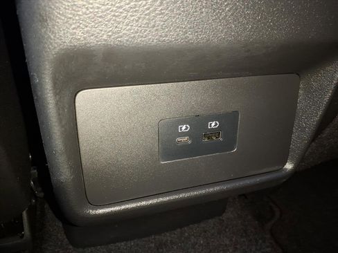 Used 2023 Nissan Rogue SV image 8