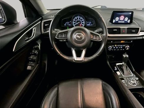 Used 2018 MAZDA MAZDA3 Touring FWD image 5