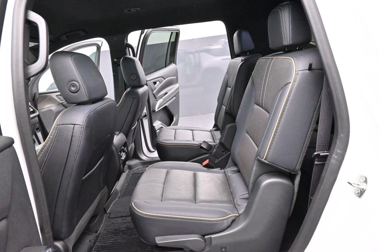 Used 2025 Chevrolet Traverse High Country FWD image 29