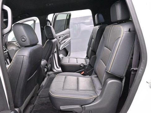 Used 2025 Chevrolet Traverse High Country FWD image 29