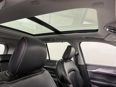 Used 2022 Jeep Grand Cherokee Limited 4xe w/ Luxury Tech Group II image 13