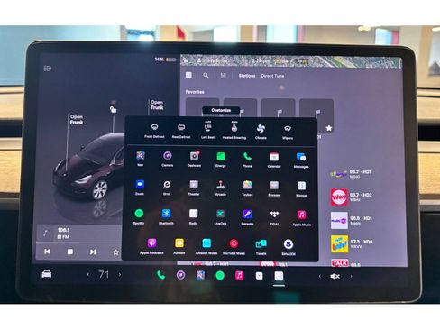 Used 2022 Tesla Model Y Long Range image 22