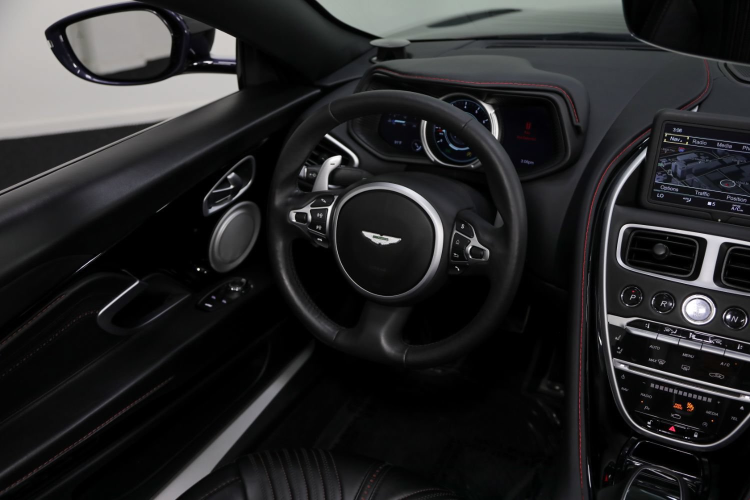 Used 2019 Aston Martin DB11 Volante RWD image 43