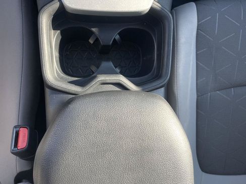 Used 2020 Toyota RAV4 XLE w/ XLE Grade Weather Package AWD/4WD image 28