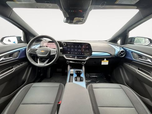 New 2026 Chevrolet Equinox EV LT AWD/4WD image 11