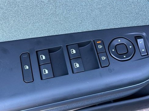 New 2025 Kia K4 EX image 13