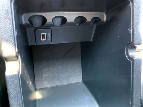 Used 2021 Jeep Cherokee Latitude Plus FWD image 35