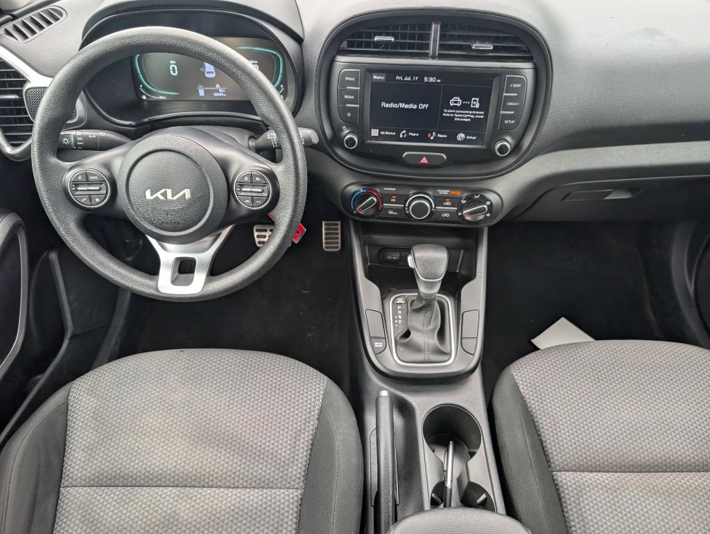 Used 2023 Kia Soul LX w/ LX Technology Package FWD image 8