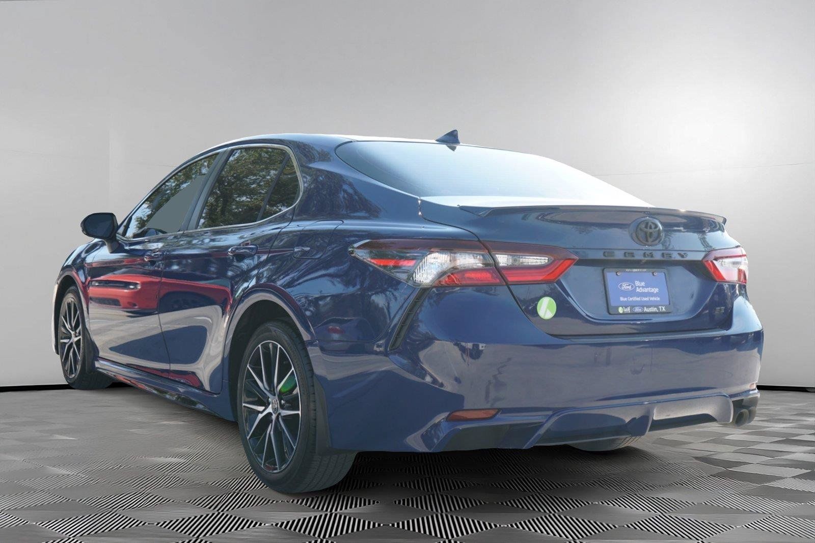 Used 2024 Toyota Camry SE FWD image 6