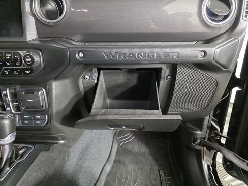 Used 2022 Jeep Wrangler Unlimited Rubicon w/ Trailer Tow Package image 25