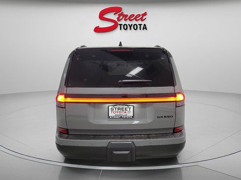 Used 2024 Lexus GX 550 w/ Accessory Package (2T) image 3