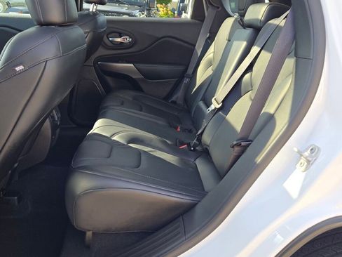 Used 2022 Jeep Cherokee Limited w/ Mopar Interior Package image 18