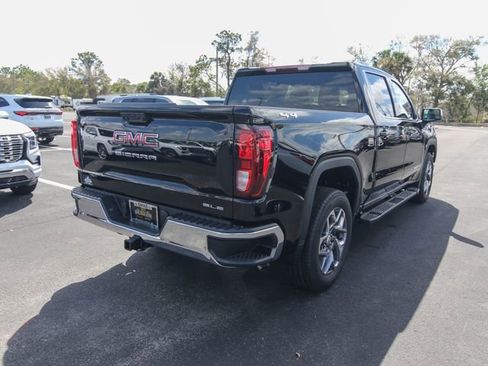 New 2026 GMC Sierra 1500 SLE image 9
