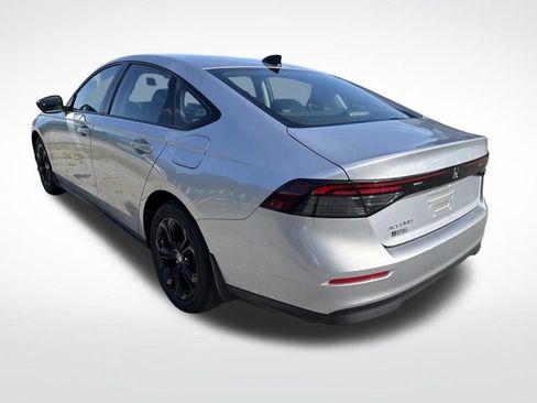 Certified 2025 Honda Accord SE image 13