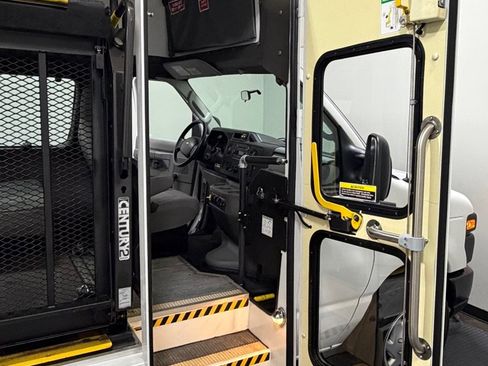 Used 2013 Ford E-350 and Econoline 350 Extended Super Duty RWD image 11