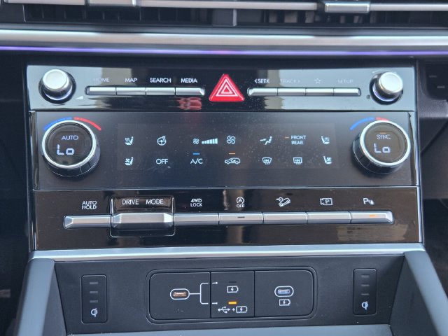 Certified 2026 Hyundai Santa Fe Limited AWD/4WD image 12