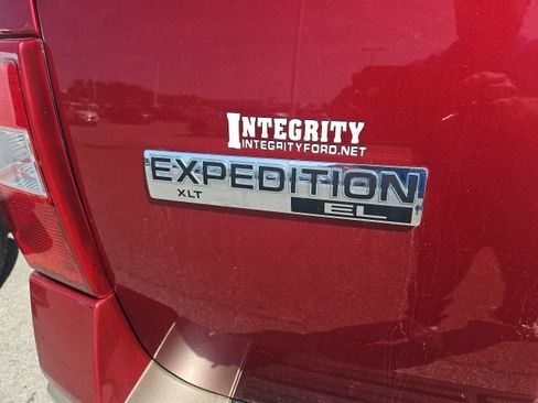 Used 2014 Ford Expedition EL XLT w/ Equipment Group 202A AWD/4WD image 8