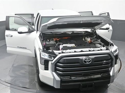 Used 2025 Toyota Tundra Limited image 33