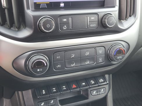 Used 2020 Chevrolet Colorado ZR2 image 24