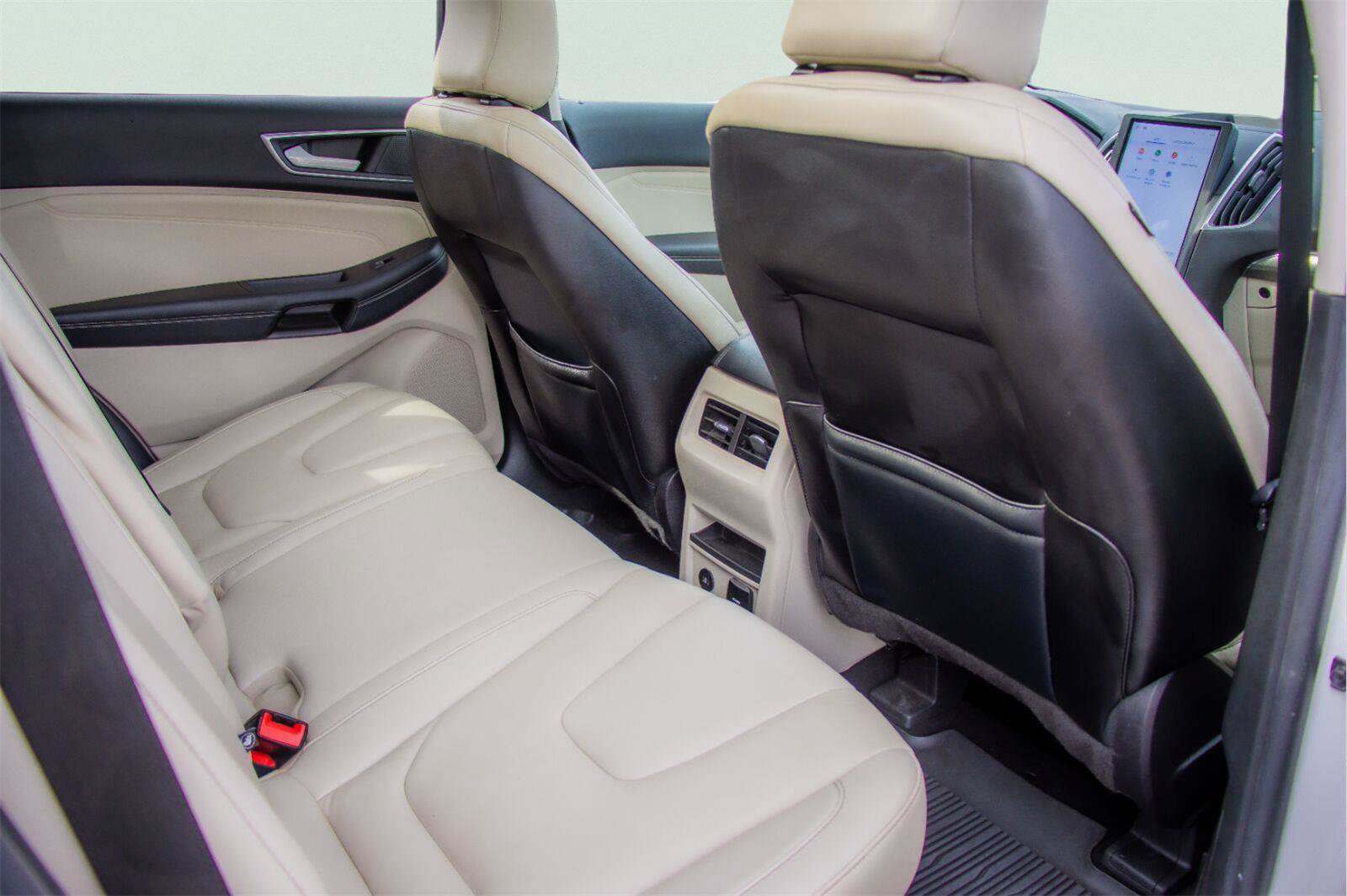 Used 2022 Ford Edge Titanium AWD/4WD image 10