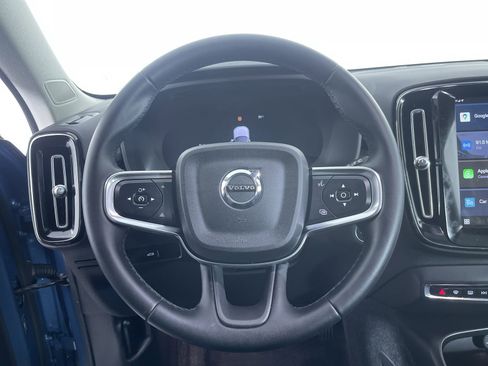 Used 2024 Volvo XC40 B5 Ultimate w/ Climate Package image 16