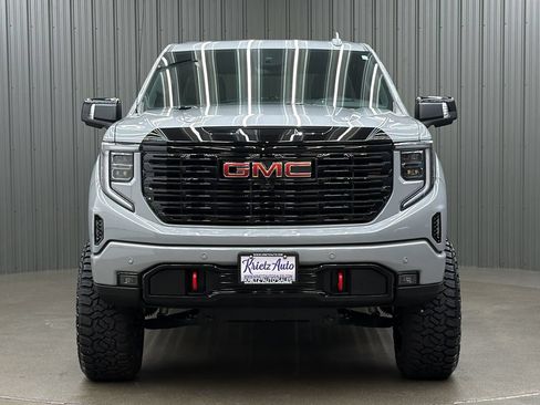 Used 2025 GMC Sierra 1500 AT4 w/ Technology Package AWD/4WD image 8