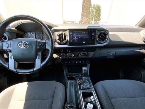 Used 2019 Toyota Tacoma TRD Off-Road image 15