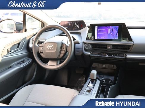 Used 2024 Toyota Prius LE AWD/4WD image 13