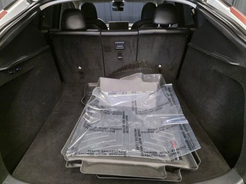 Used 2023 Tesla Model Y Performance image 39