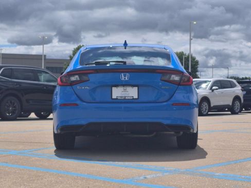 Used 2022 Honda Civic Sport image 7