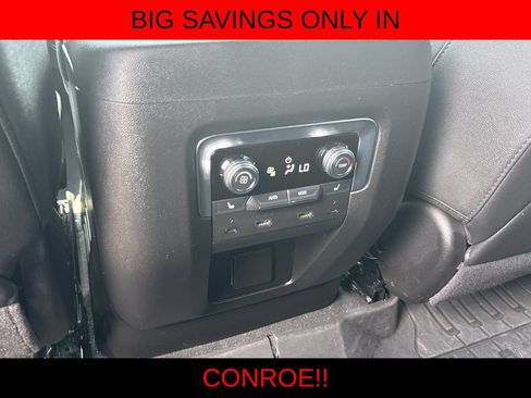Used 2025 GMC Yukon Elevation w/ Elevation Premium Package AWD/4WD image 25