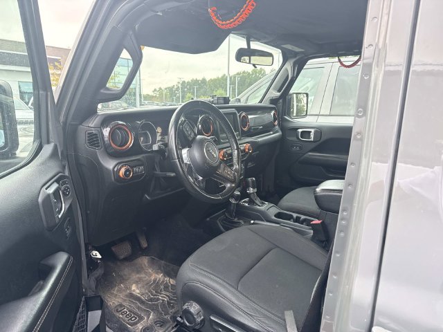 Used 2019 Jeep Wrangler Unlimited Sahara w/ LED Lighting Group AWD/4WD image 4