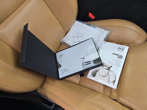 Used 2021 Volvo V90 T6 Cross Country image 28