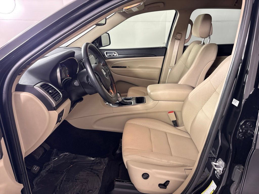 Used 2022 Jeep Grand Cherokee Laredo E RWD image 23