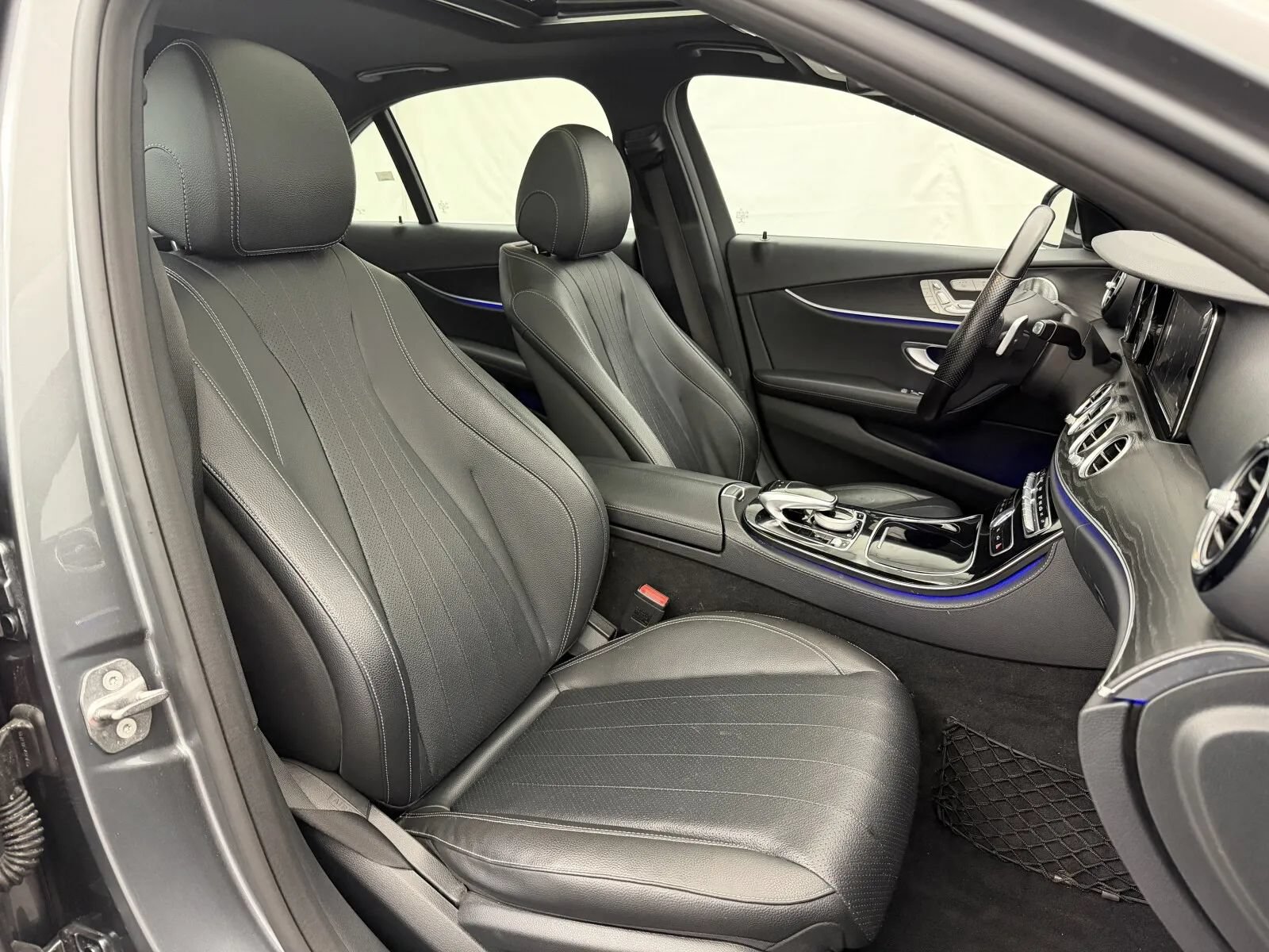 Used 2017 Mercedes-Benz E 300 4MATIC image 23