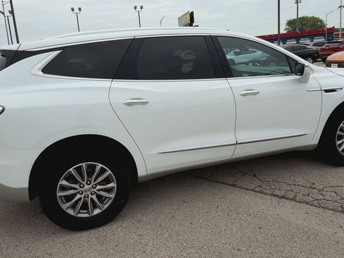 Used 2024 Buick Enclave Premium image 9