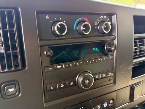 Used 2019 Chevrolet Express 2500 Extended RWD image 22