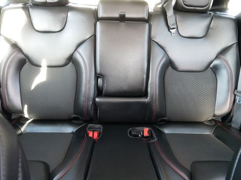 Used 2021 Jeep Cherokee Trailhawk image 13