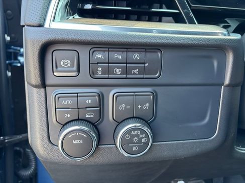 Used 2026 Chevrolet Suburban High Country AWD/4WD image 20