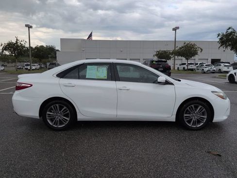 Used 2016 Toyota Camry SE FWD image 3