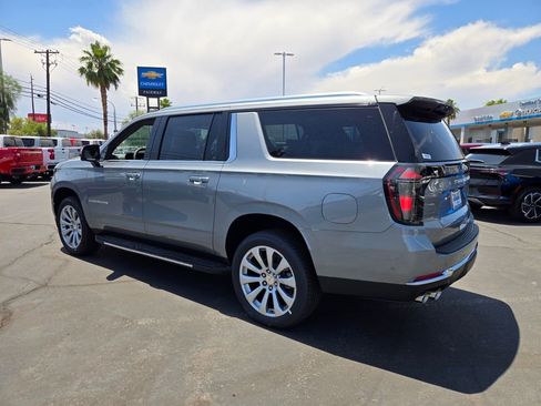 New 2025 Chevrolet Suburban Premier image 4