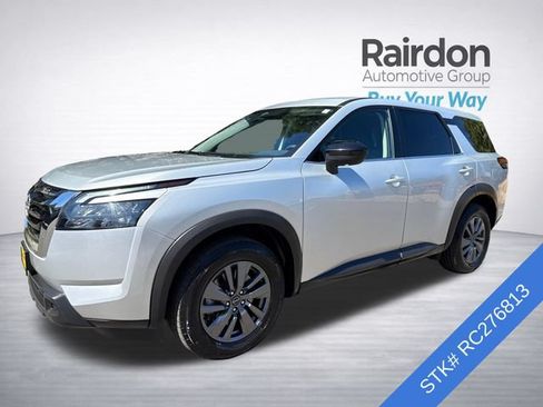 Used 2024 Nissan Pathfinder S AWD/4WD image 3