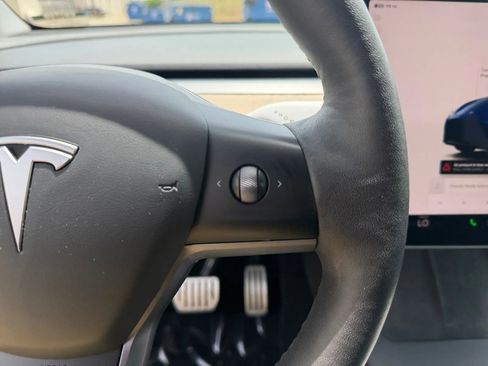 Used 2023 Tesla Model Y Performance AWD/4WD image 22