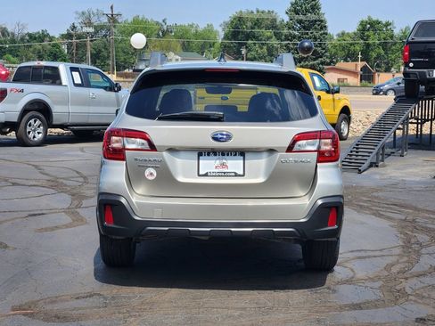 Used 2018 Subaru Outback 2.5i Premium AWD/4WD image 10