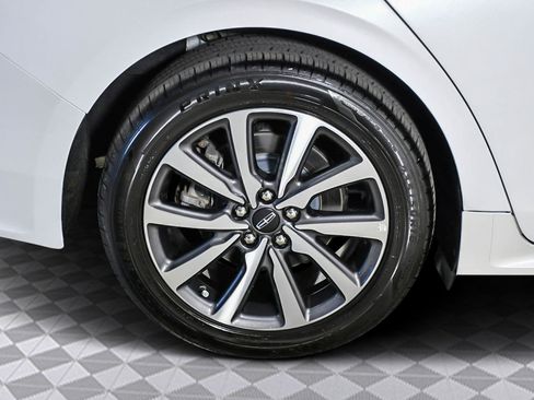 Used 2020 Lincoln Continental image 31