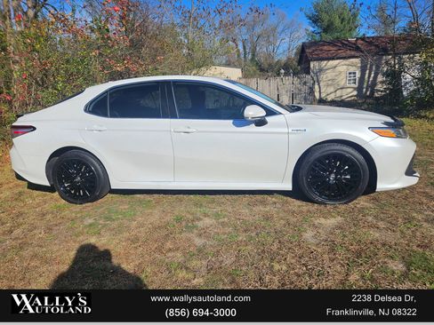 Used 2020 Toyota Camry XLE w/ Driver Assist Package image 40