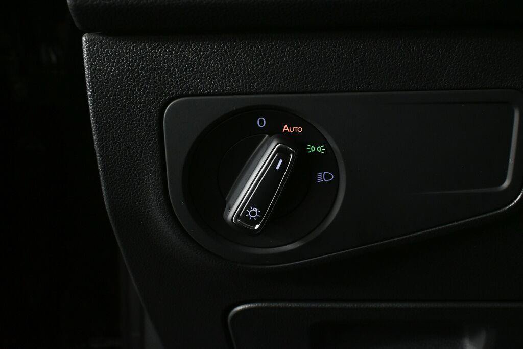 Used 2023 Volkswagen Tiguan SE FWD image 18